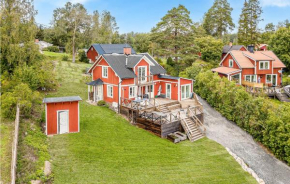 2 Bedroom Awesome Home In Åkersberga
